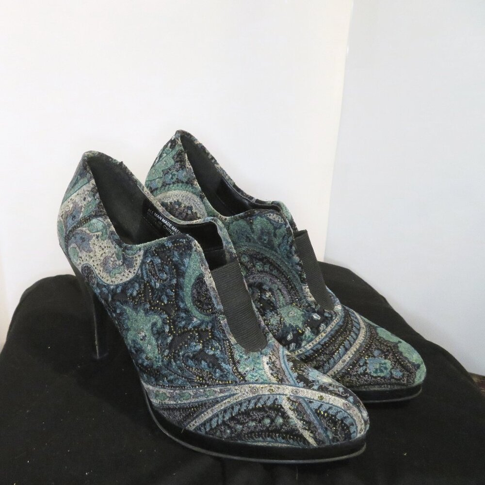 Diba Artsy Paisley soft Tapestry Heels Womens Size 8.5 Boho Ankle Booties